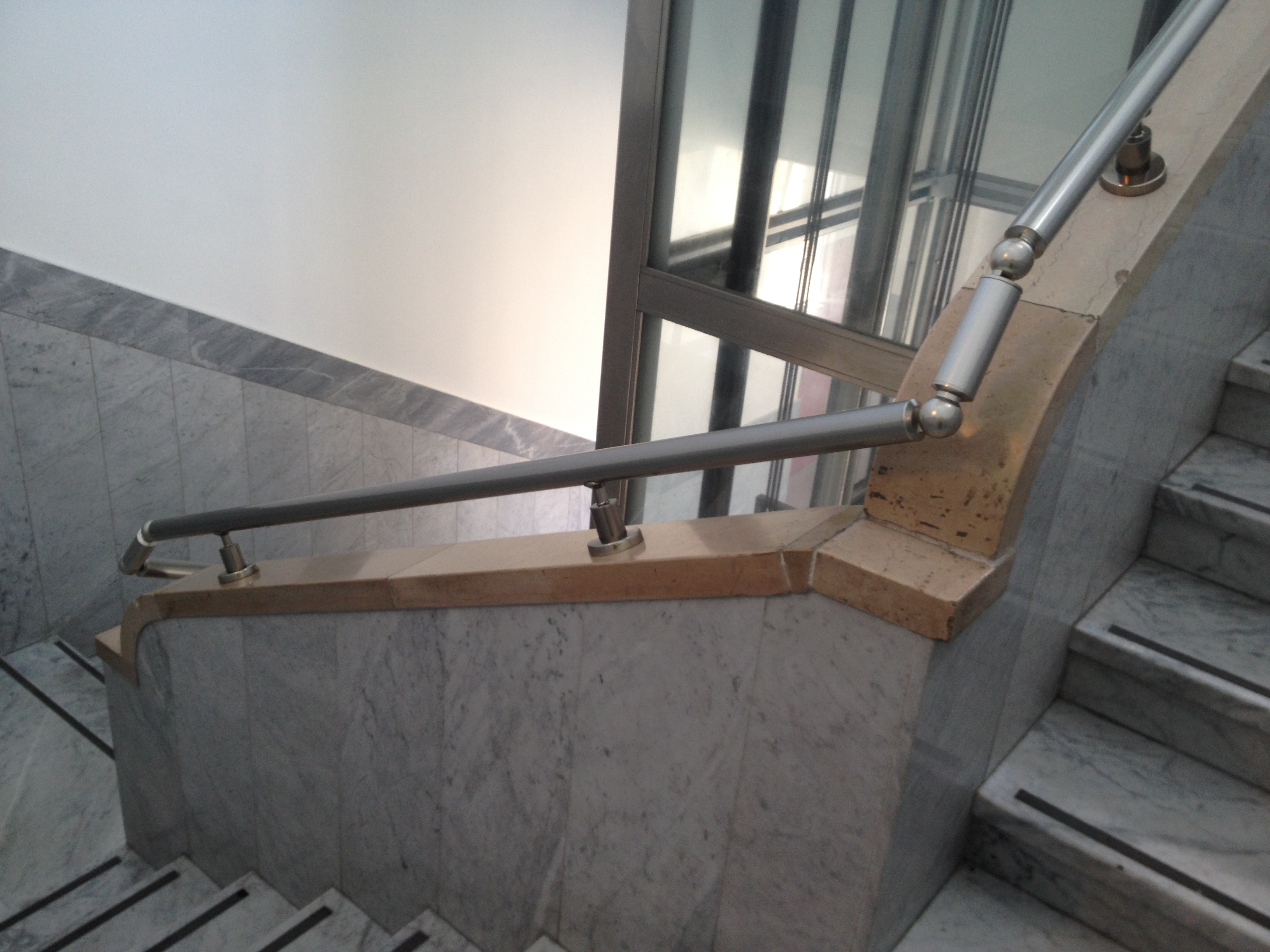Carpenterie metalliche - opere da fabbro - lavorazioni in acciaio - acciaio inox - alluminio per arredo e di sicurezza