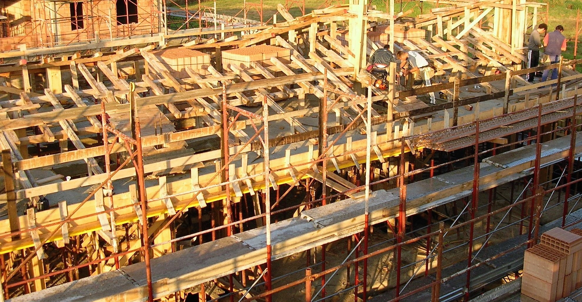 Costruzione di edifici per civile abitazione ed industriali - opere edili di ogni genere