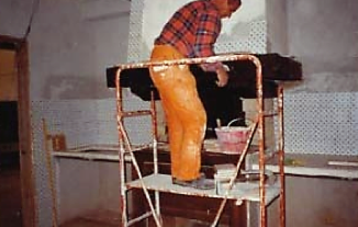 Pavimenti e rivestimenti in ceramica - marmo - linoleum - parquet - resine industriali e di arredo
