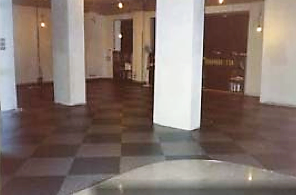 Pavimenti e rivestimenti in ceramica - marmo - linoleum - parquet - resine industriali e di arredo