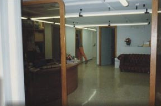 Pavimenti e rivestimenti in ceramica - marmo - linoleum - parquet - resine industriali e di arredo