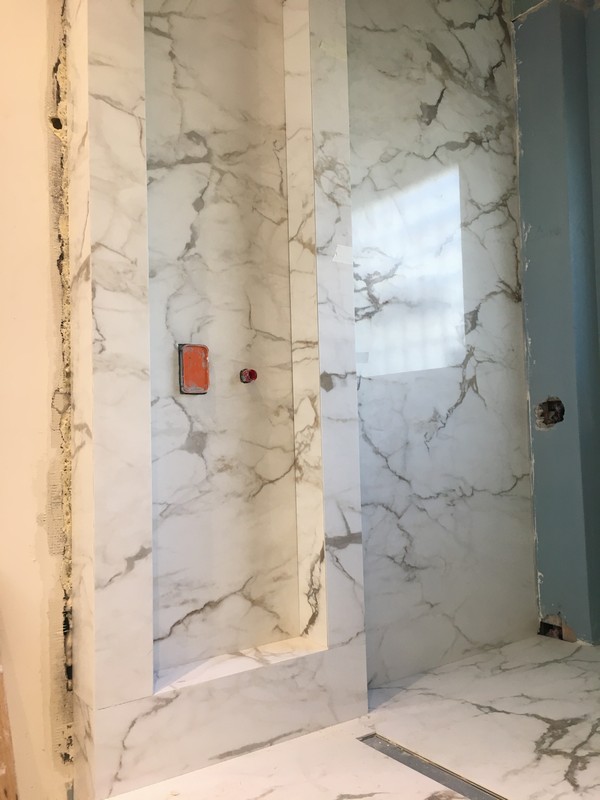 Pavimenti e rivestimenti in ceramica - marmo - linoleum - parquet - resine industriali e di arredo