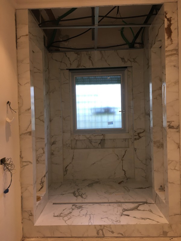 Pavimenti e rivestimenti in ceramica - marmo - linoleum - parquet - resine industriali e di arredo