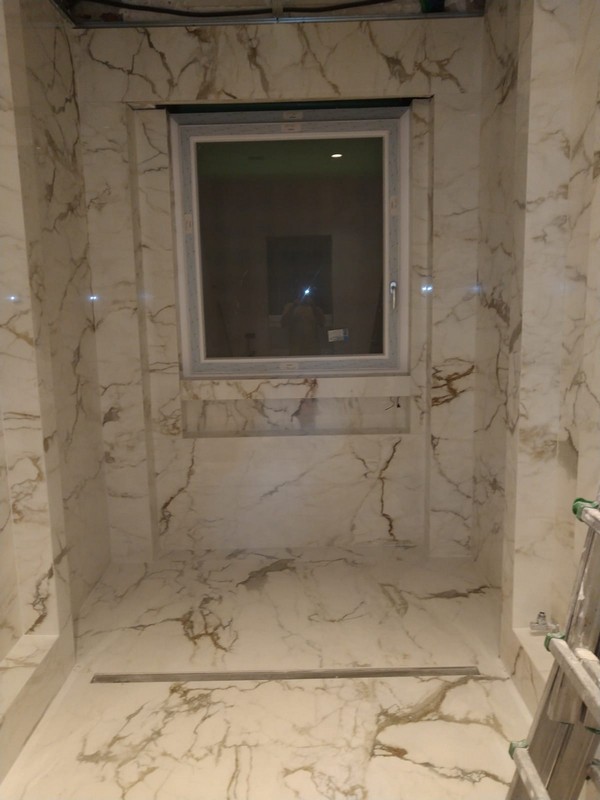 Pavimenti e rivestimenti in ceramica - marmo - linoleum - parquet - resine industriali e di arredo