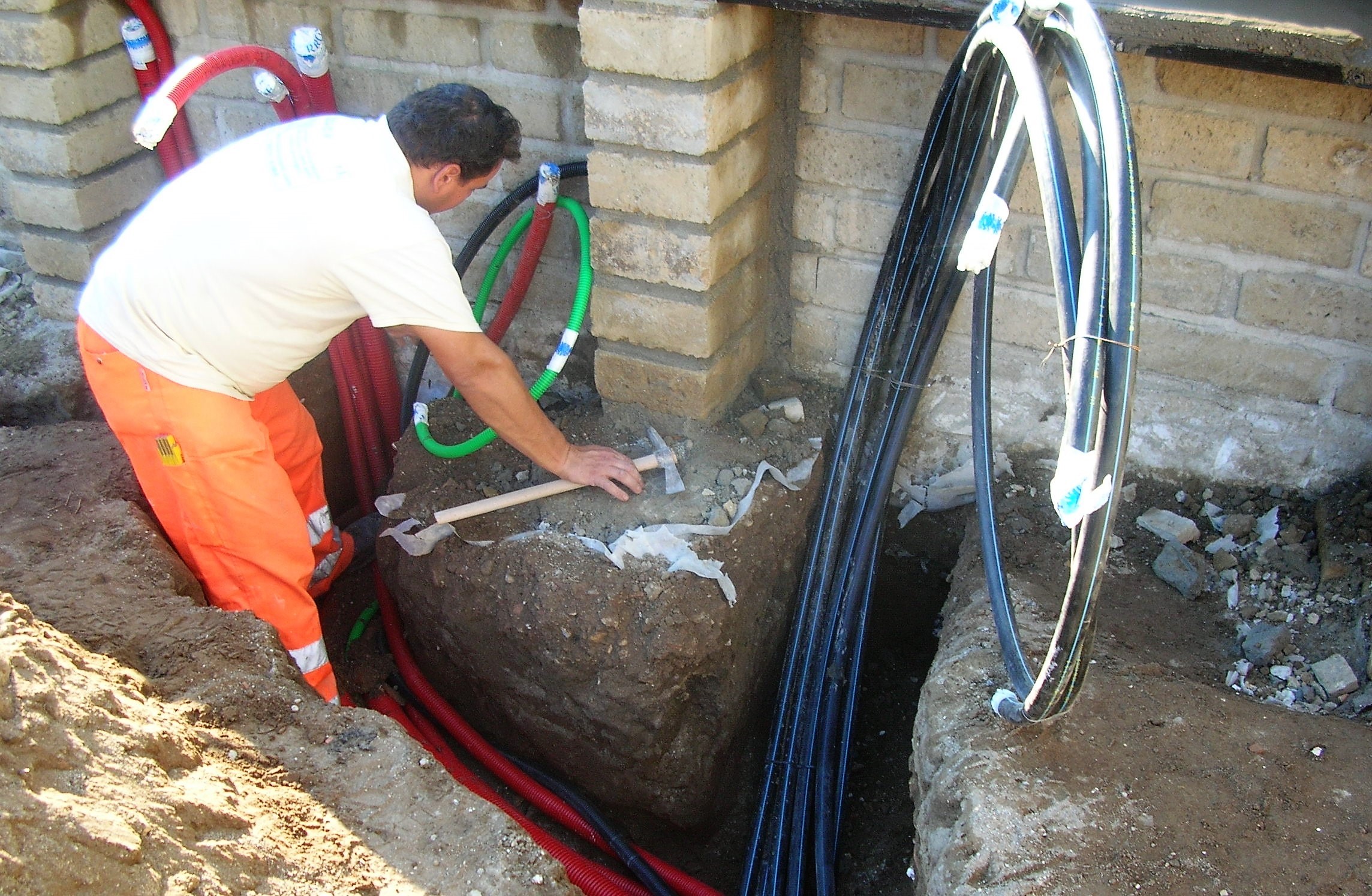 Impianti tecnologici ad uso civile ed industriale: Termoidraulico - Climatizzazione - Idraulico - Antincendio - Gas - Elettrico e speciale