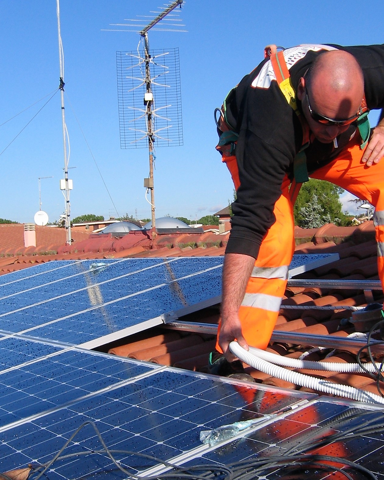 Impianti tecnologici ad uso civile ed industriale: Termoidraulico - Climatizzazione - Idraulico - Antincendio - Gas - Elettrico e speciale
